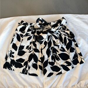Black and White Leaf Print Skirt